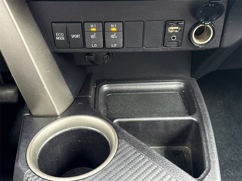Used 2014 Toyota RAV4 Limited image 28