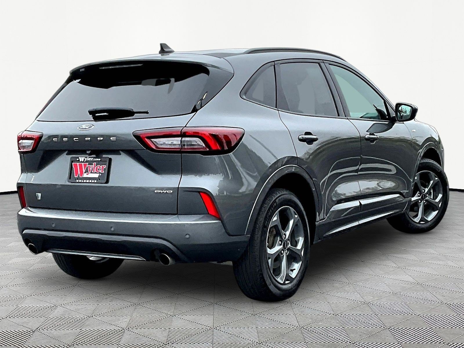 Used 2024 Ford Escape ST-Line w/ Tech Pack #1 AWD/4WD image 6