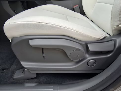 New 2026 Hyundai Santa Fe SE image 16