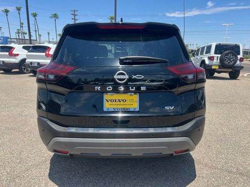 Used 2023 Nissan Rogue SV FWD image 5