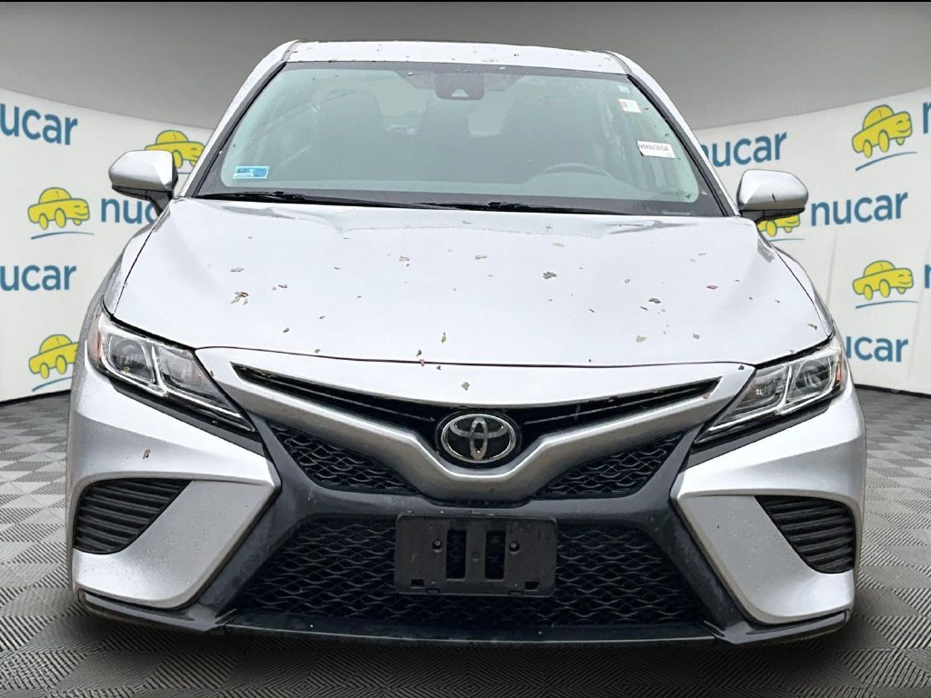 Used 2019 Toyota Camry SE FWD image 2