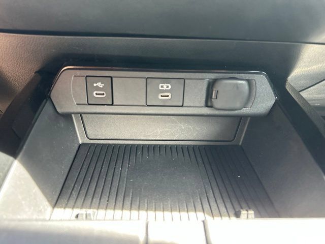 Used 2026 Toyota Prius LE FWD image 22