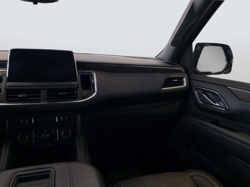 Used 2022 Chevrolet Tahoe High Country w/ Premium Package 2 AWD/4WD image 28