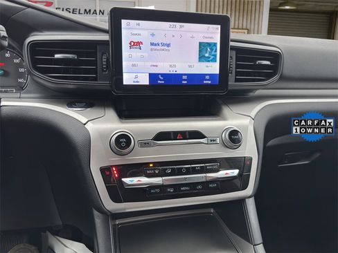 Certified 2022 Ford Explorer XLT image 23