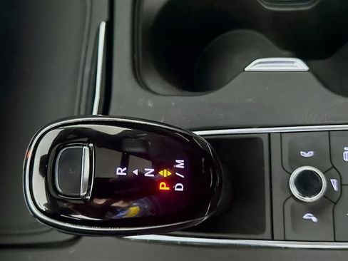 Used 2024 Cadillac XT4 Sport FWD image 17