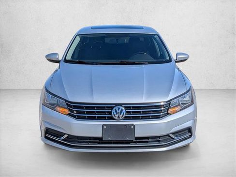 Used 2019 Volkswagen Passat 2.0T Wolfsburg w/ Wheels & Sunroof Package image 2