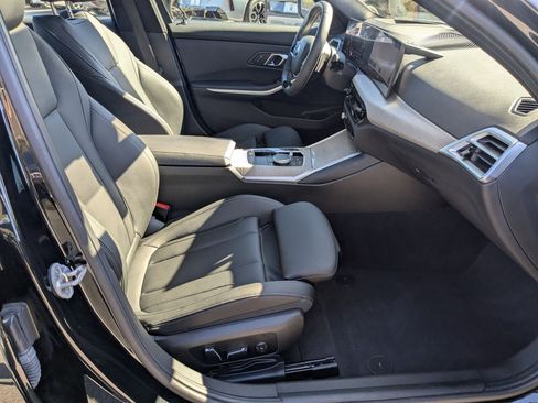 Used 2025 BMW 330i Sedan w/ Premium Package image 38