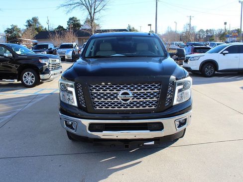 Used 2016 Nissan Titan SL image 2
