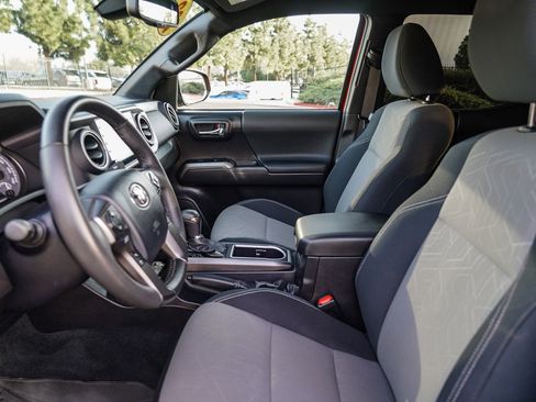 Certified 2023 Toyota Tacoma TRD Off-Road image 21