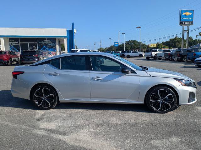 Used 2024 Nissan Altima 2.5 SR FWD image 3