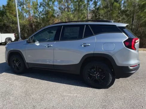 Used 2024 GMC Terrain AT4 AWD/4WD image 6