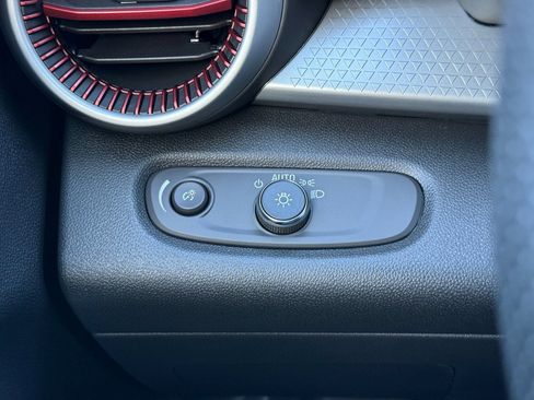 New 2026 Chevrolet Trax RS w/ Sunroof Package image 35