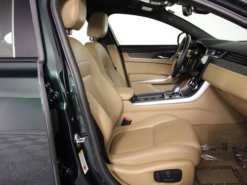 Used 2023 Jaguar XF SE RWD image 31