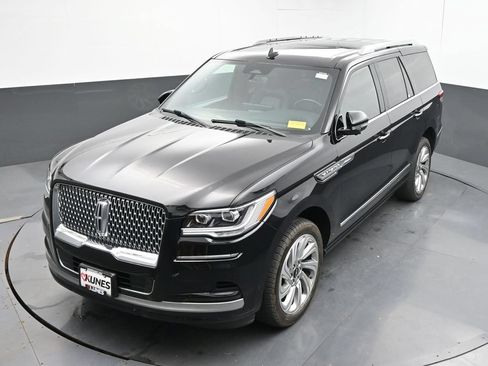 Used 2024 Lincoln Navigator Premiere AWD/4WD image 36