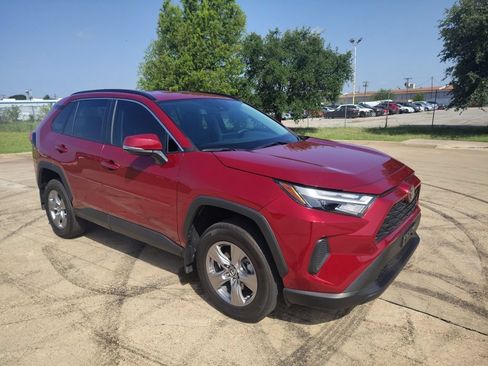 Used 2024 Toyota RAV4 XLE FWD image 18