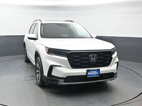 Used 2023 Honda Pilot Elite image 9