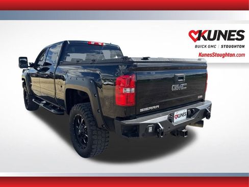 Used 2018 GMC Sierra 2500 SLT w/ Duramax Plus Package AWD/4WD image 7