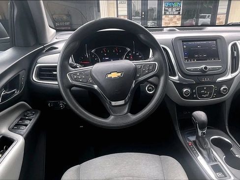 Used 2022 Chevrolet Equinox LS w/ LS Convenience Package FWD image 5