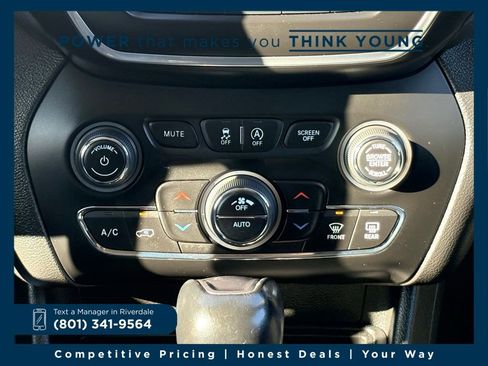 Used 2021 Jeep Cherokee Latitude Lux w/ Comfort/Convenience Group image 19