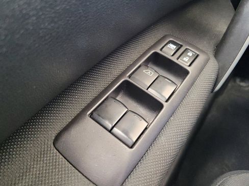 Used 2015 Nissan Rogue S AWD/4WD image 27