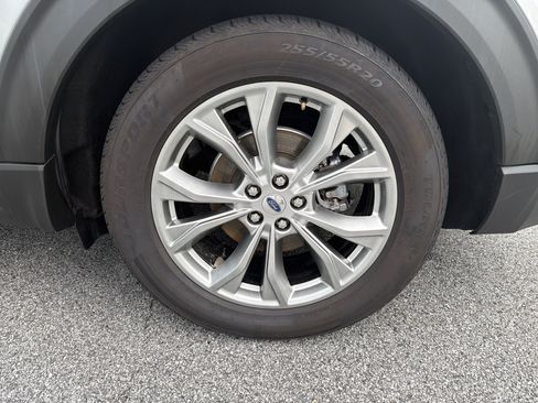 Used 2021 Ford Explorer Limited w/ Equipment Group 301A RWD image 27