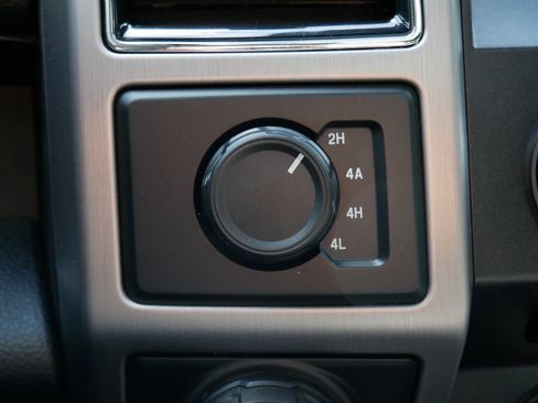 Used 2018 Ford F150 Platinum w/ Equipment Group 701A Luxury AWD/4WD image 24
