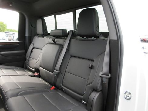 Used 2025 GMC Sierra 2500 Denali w/ Denali Reserve Package AWD/4WD image 26