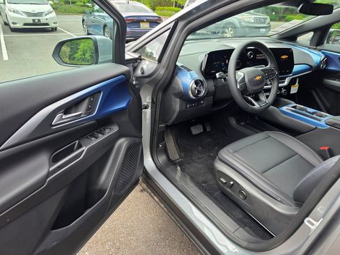 New 2026 Chevrolet Equinox EV LT AWD/4WD image 18