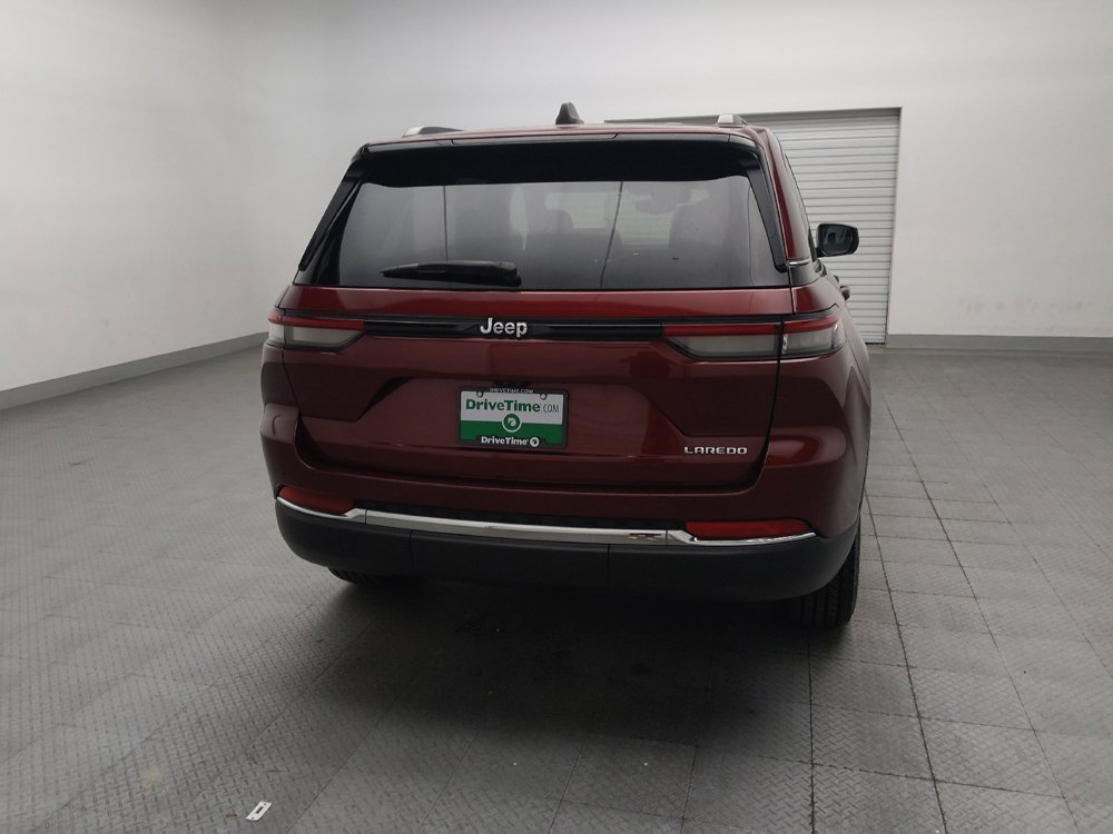 Used 2024 Jeep Grand Cherokee Laredo RWD image 7