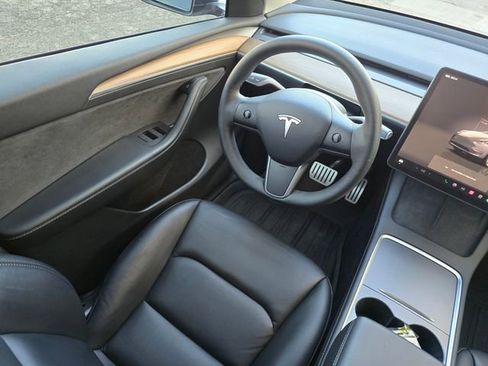 Used 2022 Tesla Model Y Performance image 21