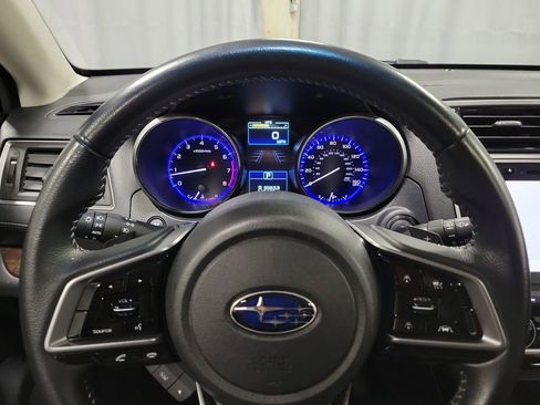 Used 2018 Subaru Outback 3.6R Limited AWD/4WD image 16