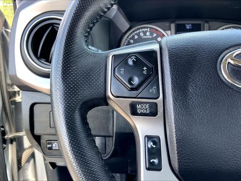 Used 2022 Toyota Tacoma SR5 RWD image 23