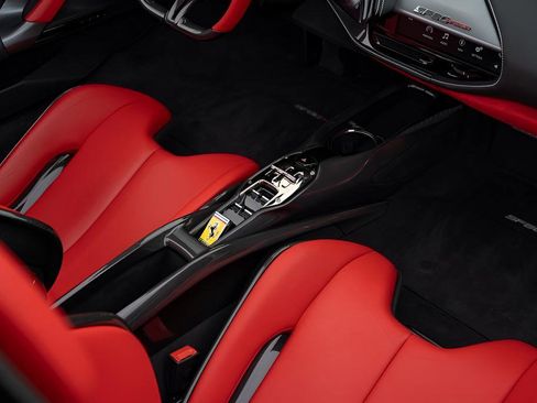 Used 2022 Ferrari SF90 Spider image 49