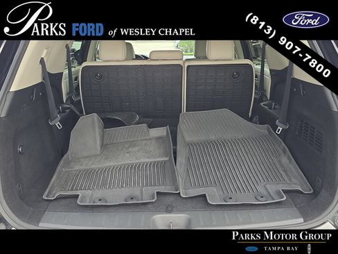 Used 2023 Nissan Pathfinder SL AWD/4WD image 9