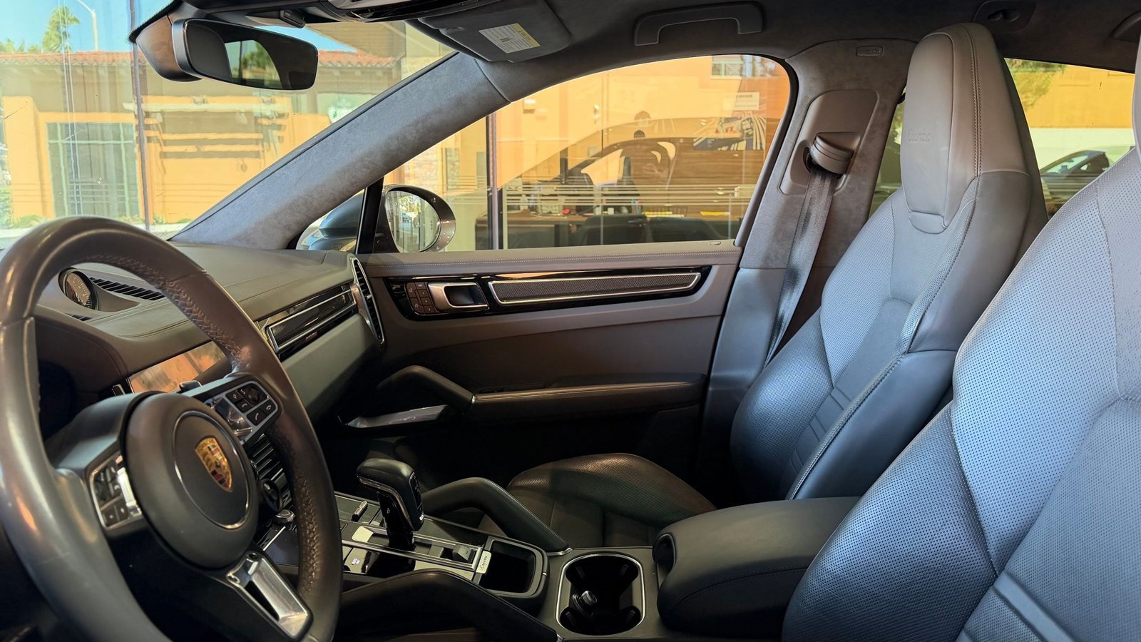 Certified 2022 Porsche Cayenne Turbo AWD/4WD image 12