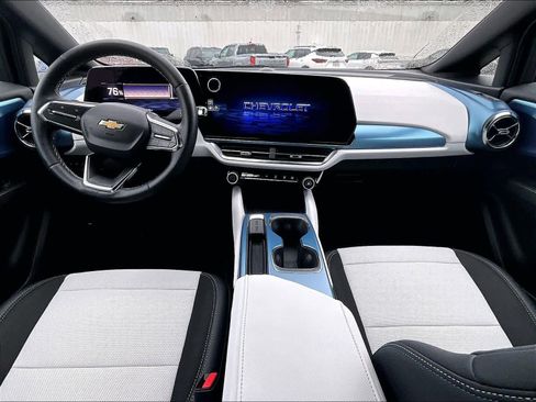 Used 2025 Chevrolet Equinox EV LT image 21