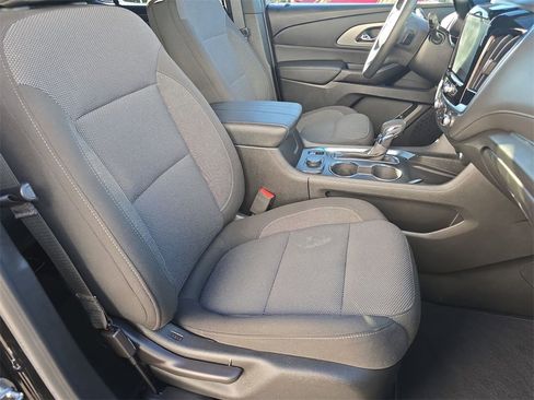 Used 2023 Chevrolet Traverse LT image 29