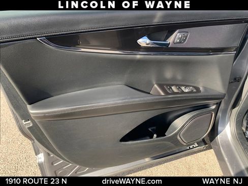 Certified 2022 Lincoln Nautilus AWD image 13