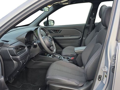 Used 2025 Subaru Forester Premium AWD/4WD image 12