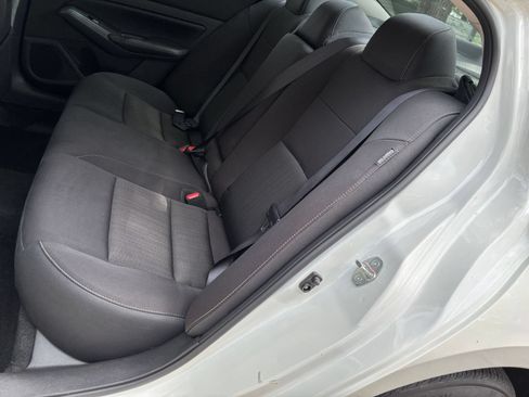 Used 2025 Nissan Altima 2.5 SV FWD image 36