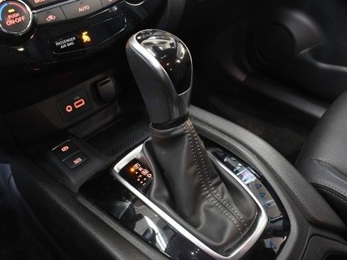 Used 2022 Nissan Rogue Sport SL AWD/4WD image 30