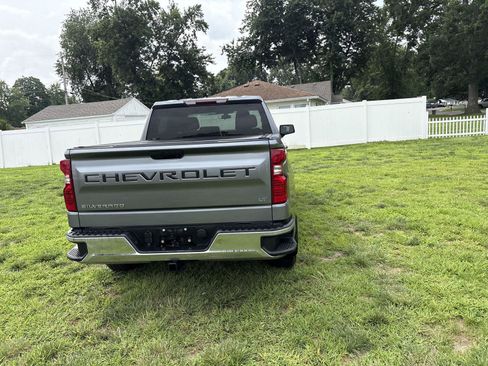 Used 2021 Chevrolet Silverado 1500 LT AWD/4WD image 6
