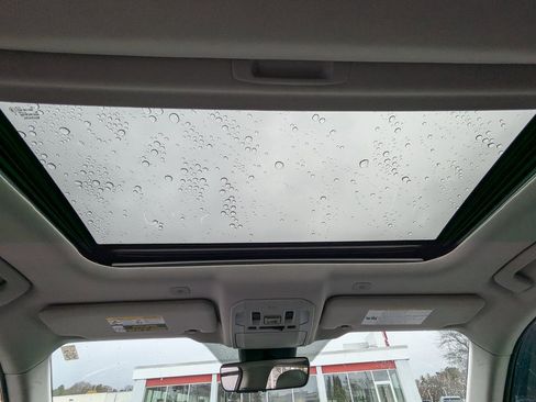 Used 2023 Toyota Highlander XLE image 23