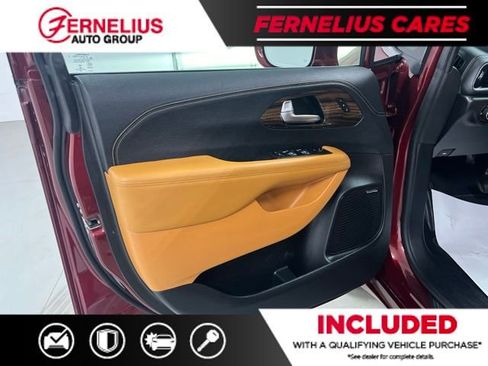 Used 2021 Chrysler Pacifica Pinnacle AWD/4WD image 8