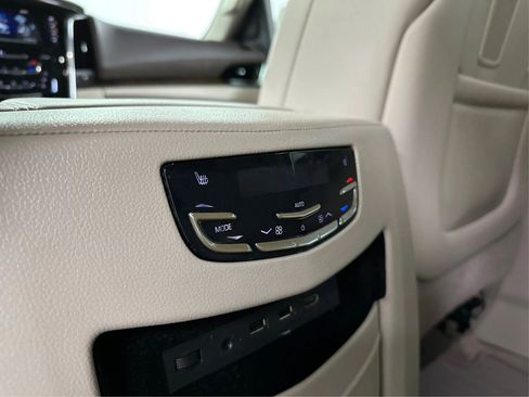 Used 2017 Cadillac Escalade ESV Premium Luxury image 21