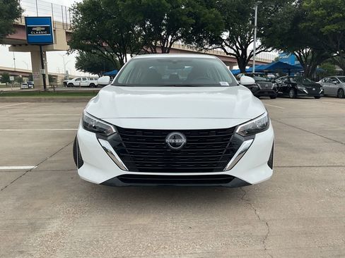Used 2025 Nissan Sentra S FWD image 3