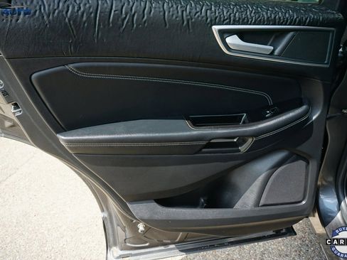 Used 2018 Ford Edge Titanium image 20