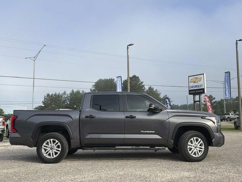 Used 2024 Toyota Tundra SR5 w/ SR5 Convenience Package AWD/4WD image 5