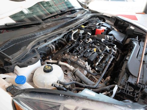 Used 2020 Ford Escape SE image 33