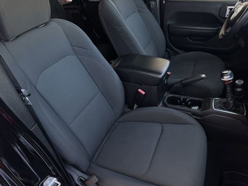 Used 2021 Jeep Wrangler Unlimited Sport image 23